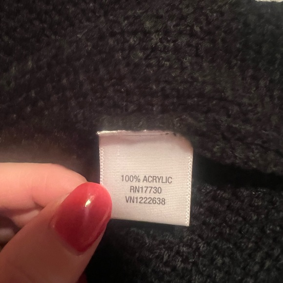 NWT Xhilaration Black Sweater Vest Medium - Picture 3 of 4